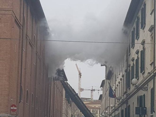 Firenze, incendio in una sede della questura 055firenze Questura di firenze