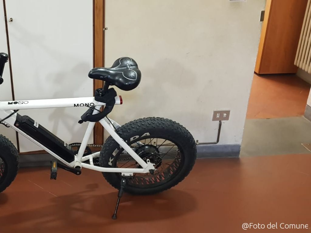 bicicletta 27 e mezzo arancione