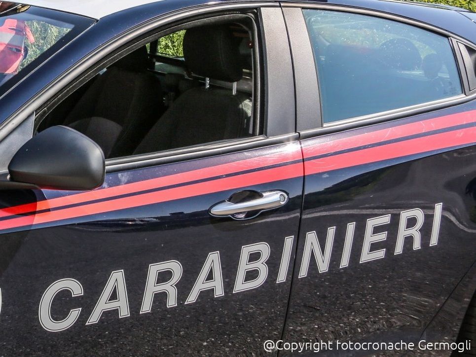 Firenze, ruba il telefono ad una ragazza in tramvia: arrestato