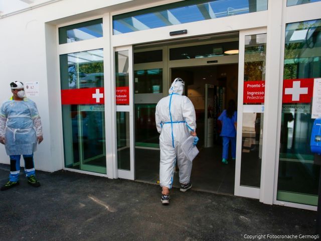 Coronavirus, in Toscana 1.640 nuovi casi, età media 44 anni. Registrati nuovi decessi e ricoveri