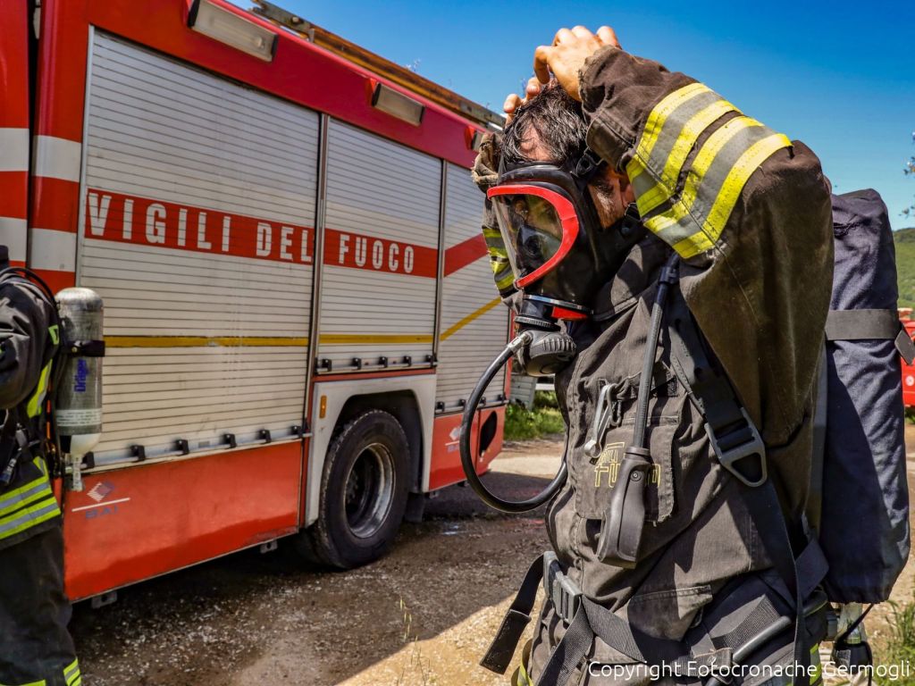 Firenze Incendio In Un Appartamento In Viale Volta Soccorse Due Persone