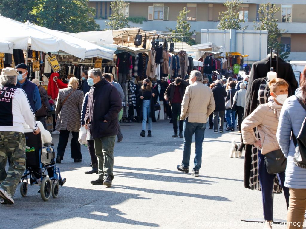 Scandicci, il mercato settimanale del sabato