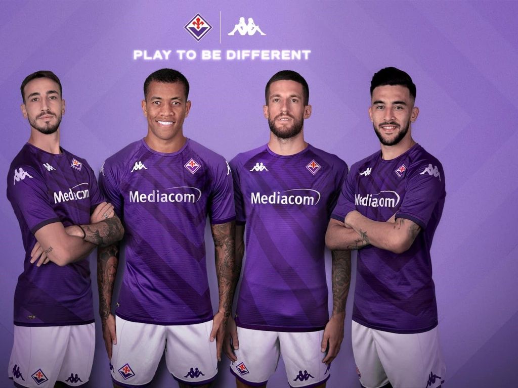 Fiorentina ecco le nuove maglie per il 2022 23. E ci sono gi