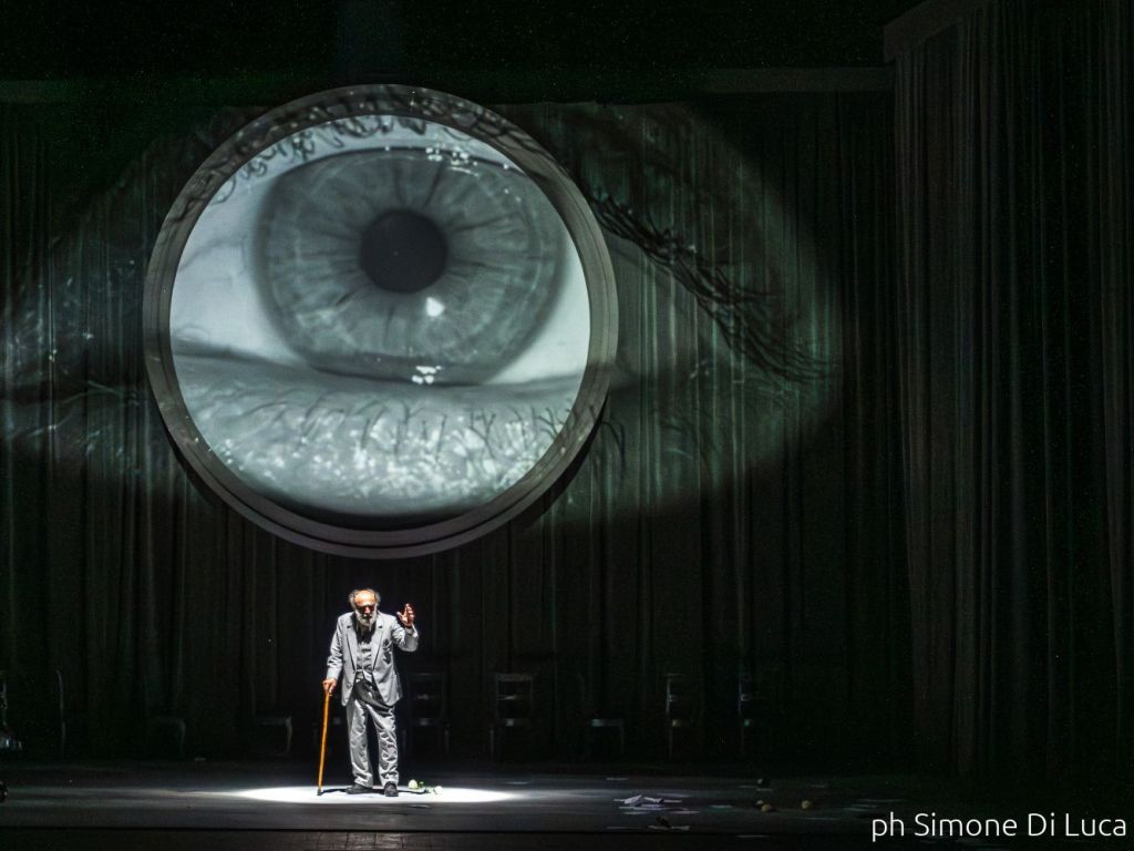 Teatro, Alessandro Haber in scena ne 'La coscienza di Zeno' alla Pergola