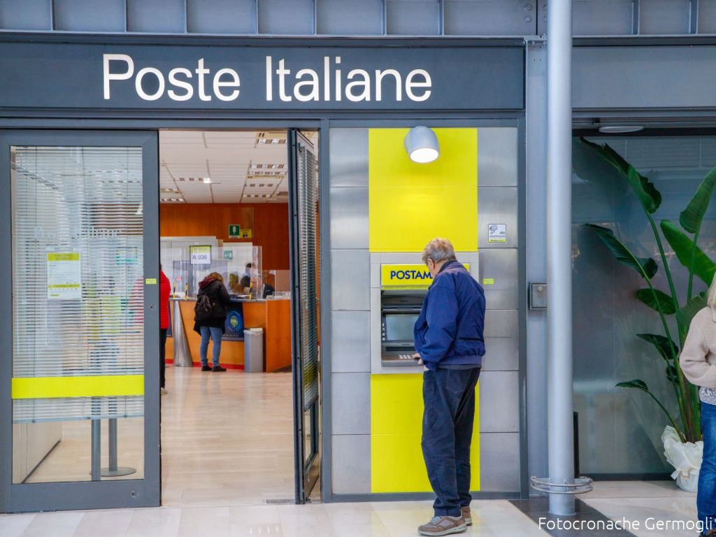 Poste Multilanguage Poste Italiane, al via le assunzioni per operatori di sportello di ...