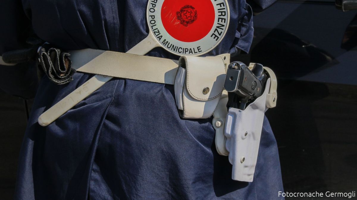 Firenze, tentano di borseggiare un prelato ma vengono scoperte ...