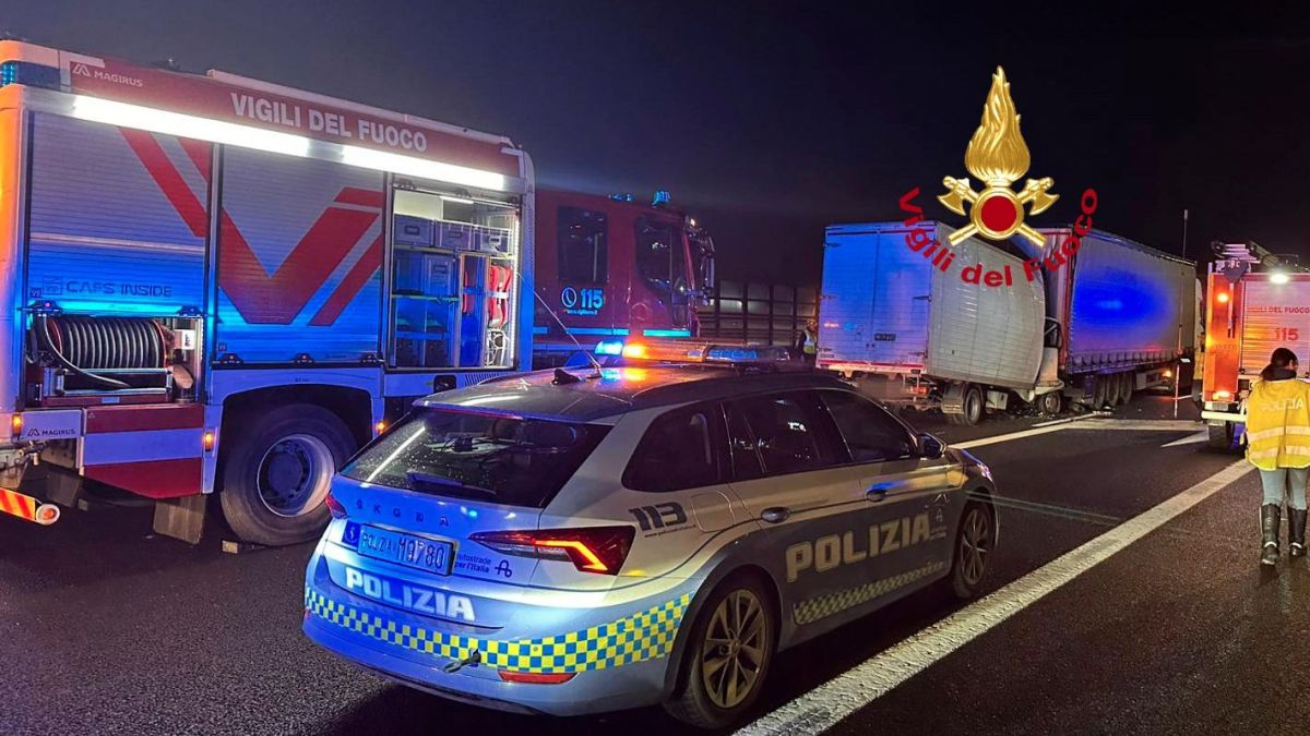 A1, incidente tra camion e furgone nel fiorentino: perde la vita un uomo