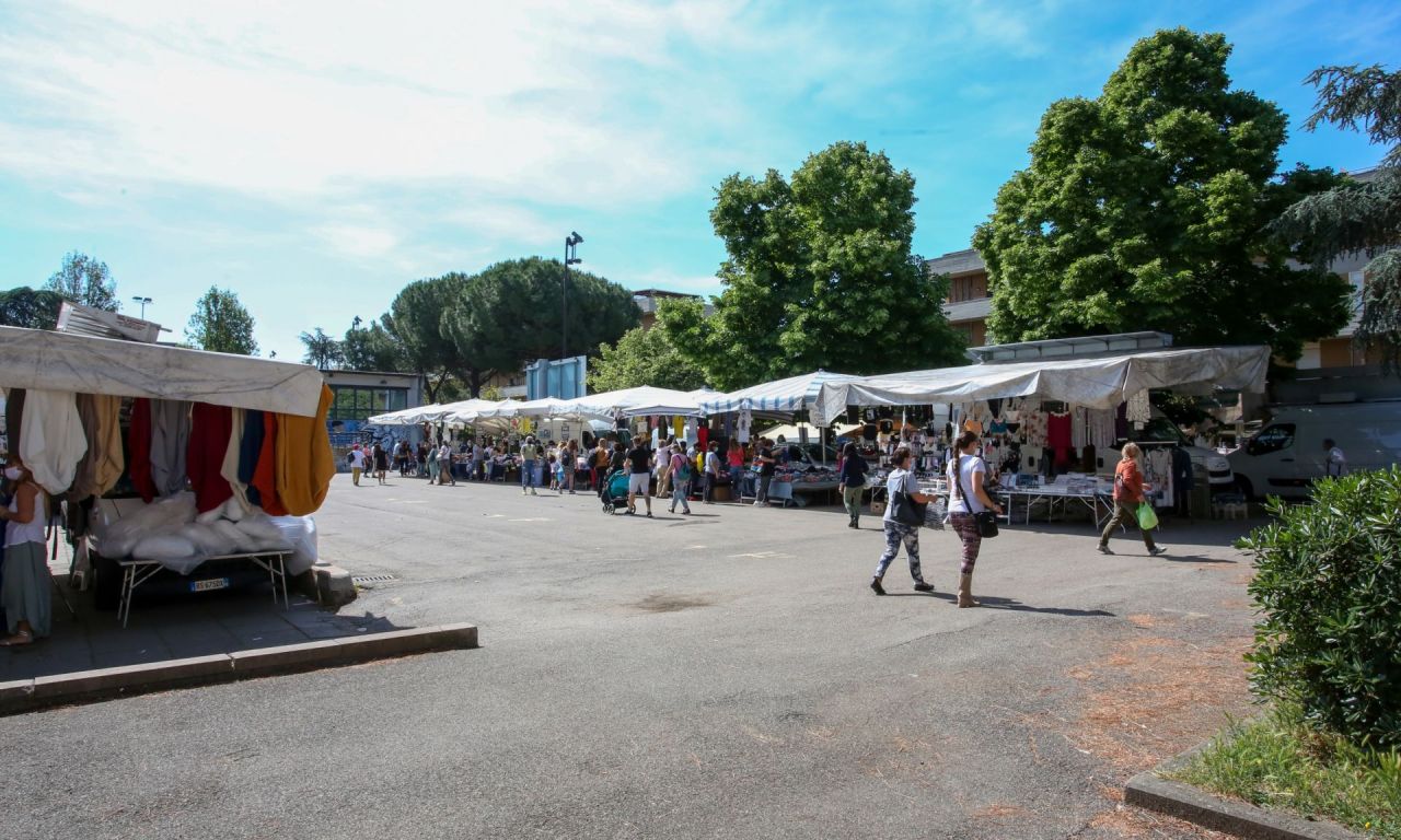 Scandicci Il Mercato Settimanale Torna Su Tre Piazze Con Oltre 143 Banchi