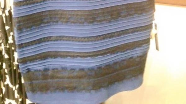 Vestito cambia colore deals bianco e oro