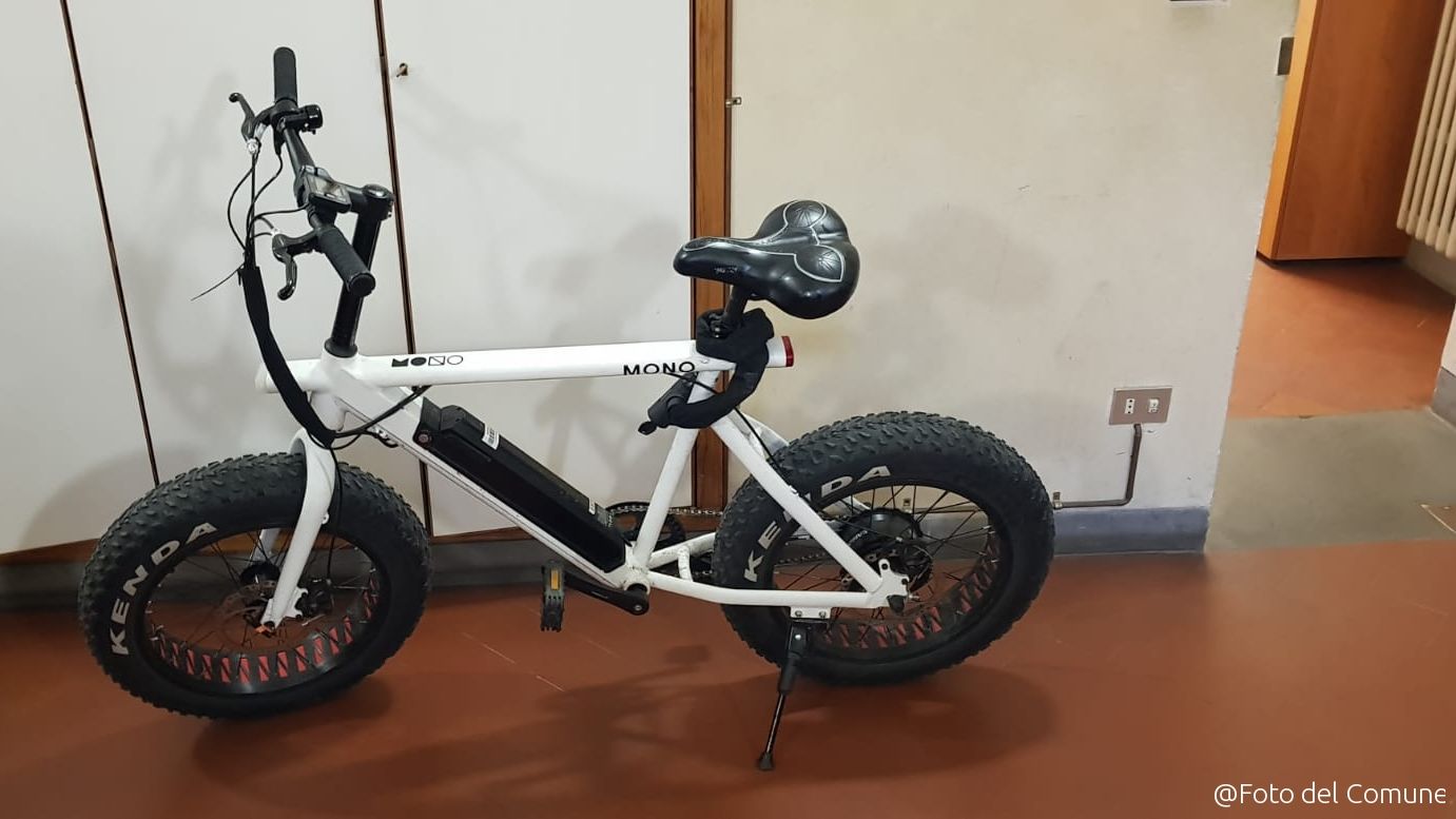 bicicletta 27 e mezzo arancione