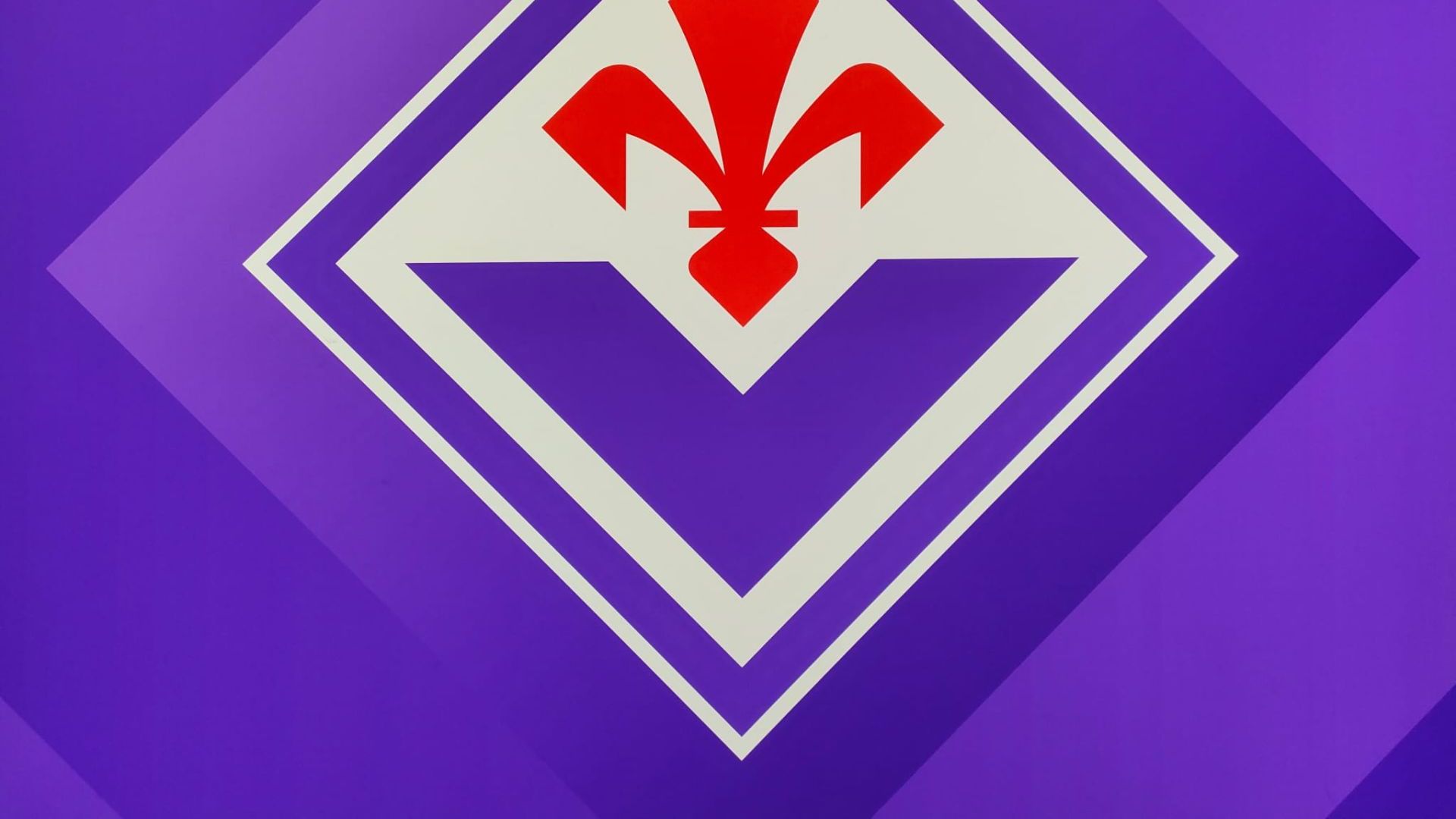 Nuovo logo Fiorentina, striscioni di protesta dei tifosi 