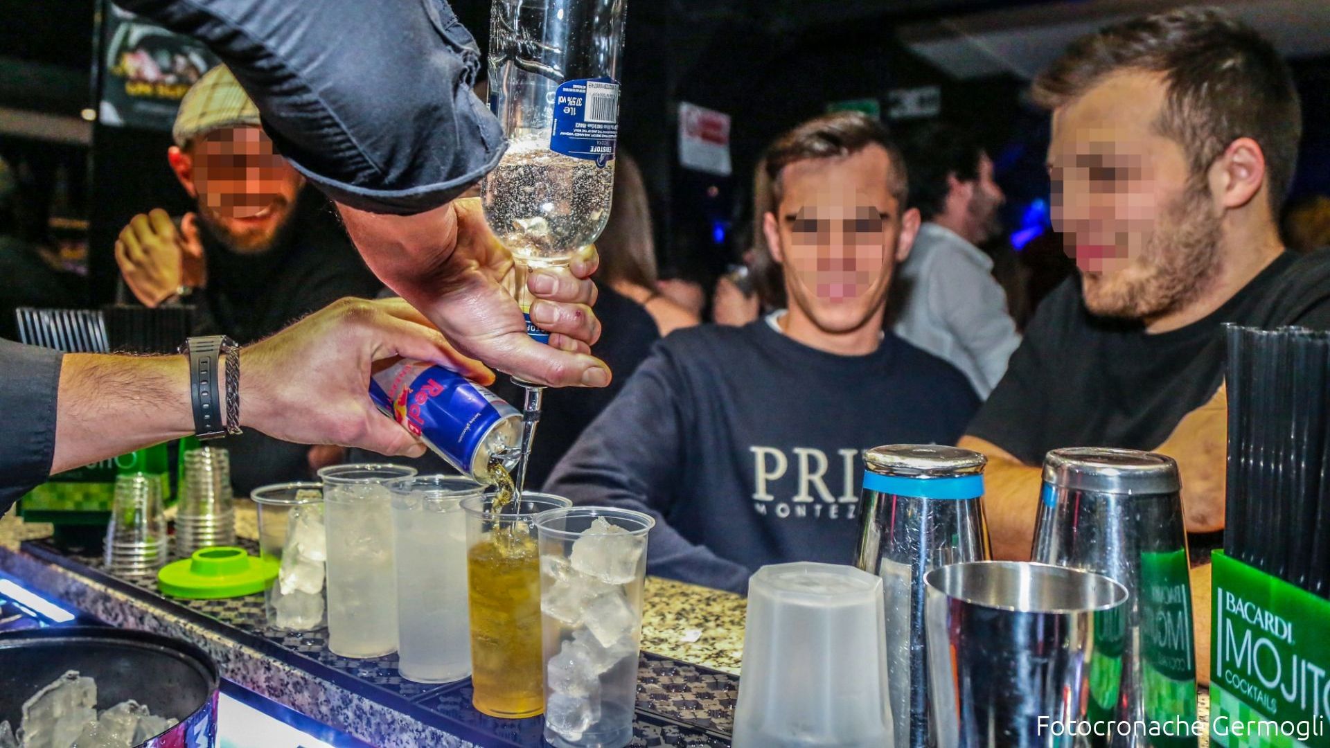Preservativi gratis e alcol test fuori dalla discoteca: l'iniziativa a  Bagno a Ripoli