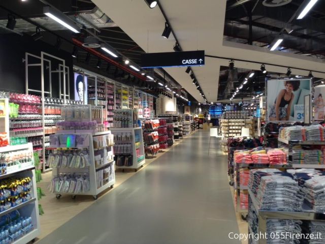 Tutto Pronto Per Primark Il Negozio Ai Gigli A Meno Due Dall Apertura Foto