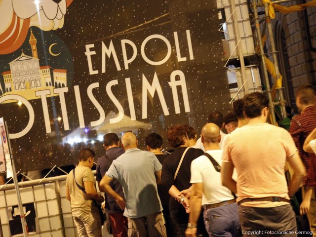 Cultura In Centro Con Nottissima Al Bando Contenitori Di Vetro E Lattine