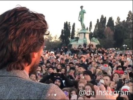 Firenze Folla In Delirio Per Le Riprese De La Casa Di Carta