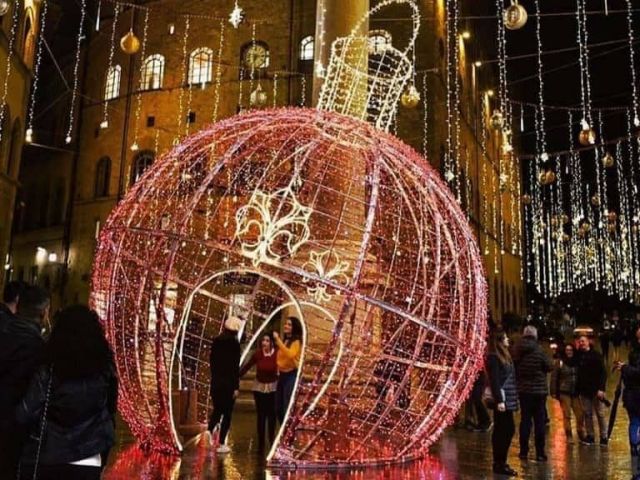 Firenze Via Tornabuoni Accesa Per Il Natale