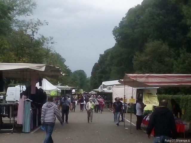 Firenze Alle Cascine E Di Nuovo Mercato Tornano I Banchi Non Alimentari Foto
