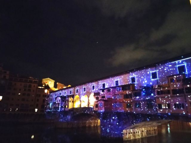 Firenze prepara il Natale 2020, tornano le luci del festival F-light. Le  iniziative