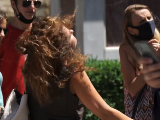 Testo Canzone Com'è Bello Far L'amore Da Trieste In Giù