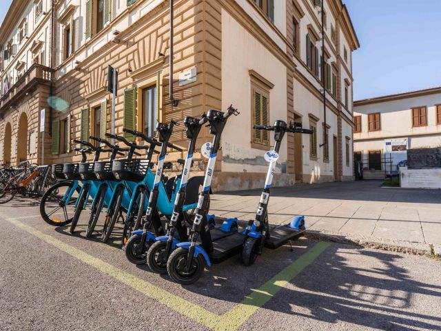 Sesto F.no, al via il servizio di noleggio di monopattini e bici elettriche